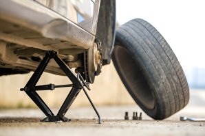 What Unexpected Situations Can Roadside Assistance Handle for Drivers?