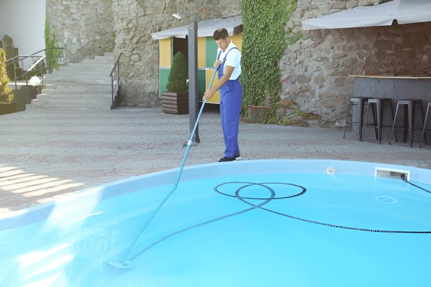 Can Professional Pool Cleaning Services Stop Algae From Coming Back?