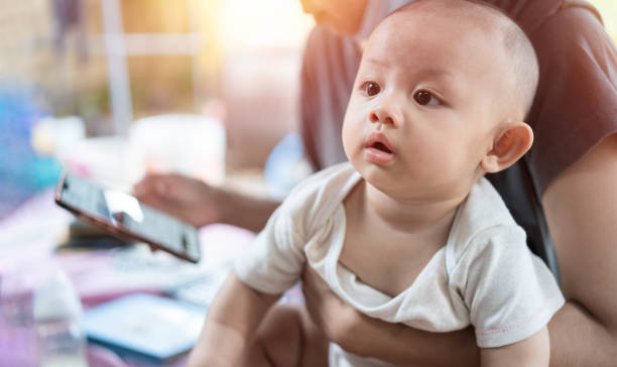 When to Call Early Intervention for My Baby if They Aren’t Crawling Yet