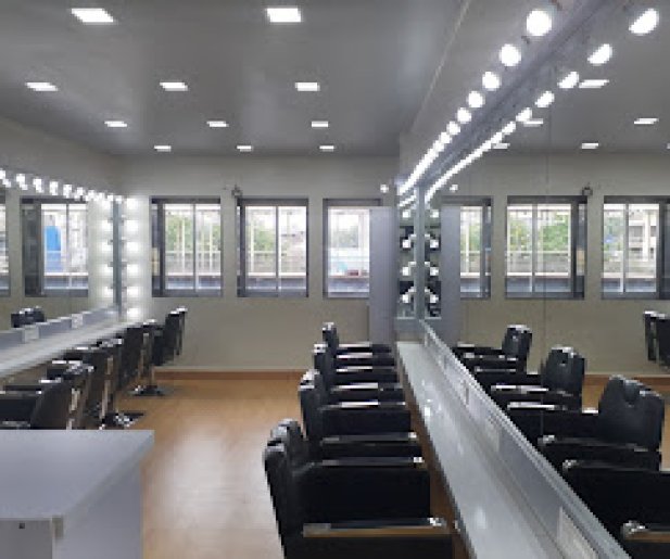 Lakme Academy Bandra, Powered by Aptech;- Makeup Academy in Bandra