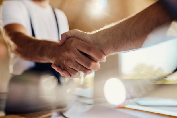 How Do the Best Renovation Services Handle Big Remodels?