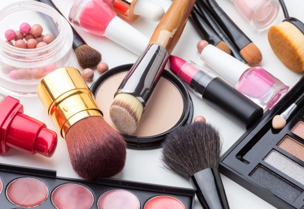 Upgrade Your Beauty Routine with Professional Long Handle Wooden Makeup Brushes