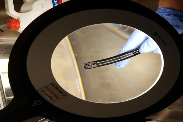 Why Precision Matters: How Magnifying Lights Support Cryotherapy Equipment Use