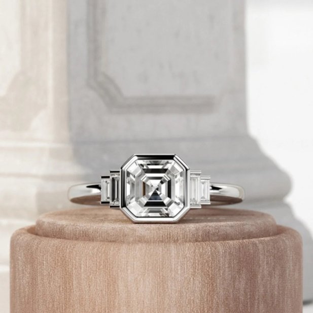 Square Cut Engagement Ring: A Perfect Blend of Brilliance and Modern Style